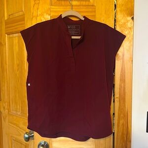 Figs Rafaela scrub top size XS, burgundy